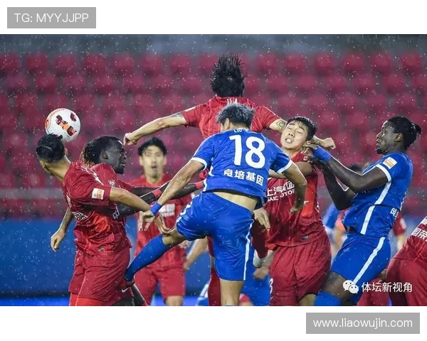 重庆足球队强势领跑锦标赛积分榜71分稳居第一