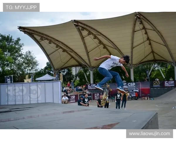 成都滑板队在攀岩联赛中以68分稳居积分榜首位